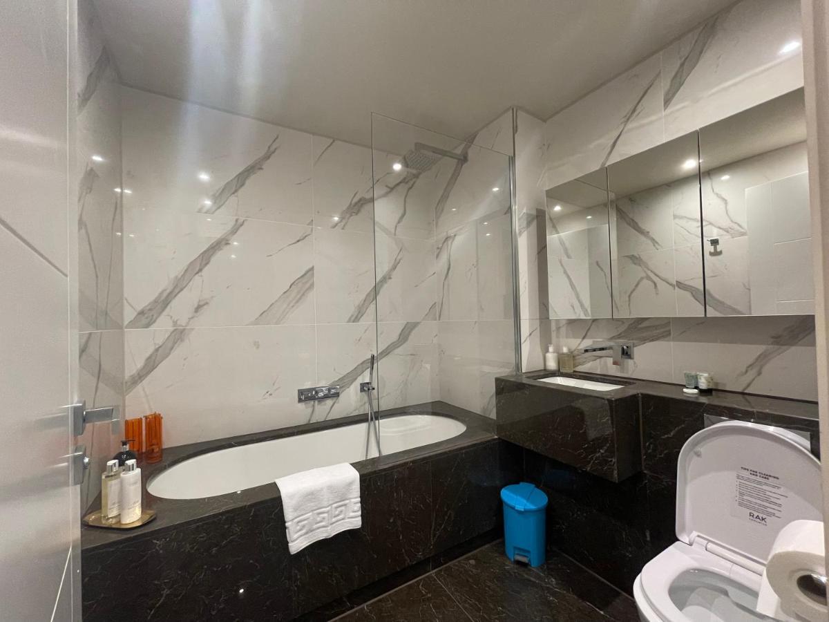 Sophisticated 1Br, 1 Ba Chigwell Designer Flat Chcl F2 Apartment Exterior photo